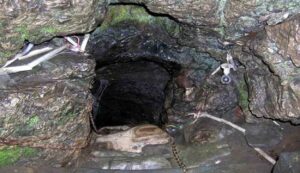 Patal bhuvaneshwar cave temple